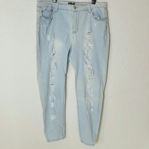 NEW Forever 21 distressed, light wash skinny denim